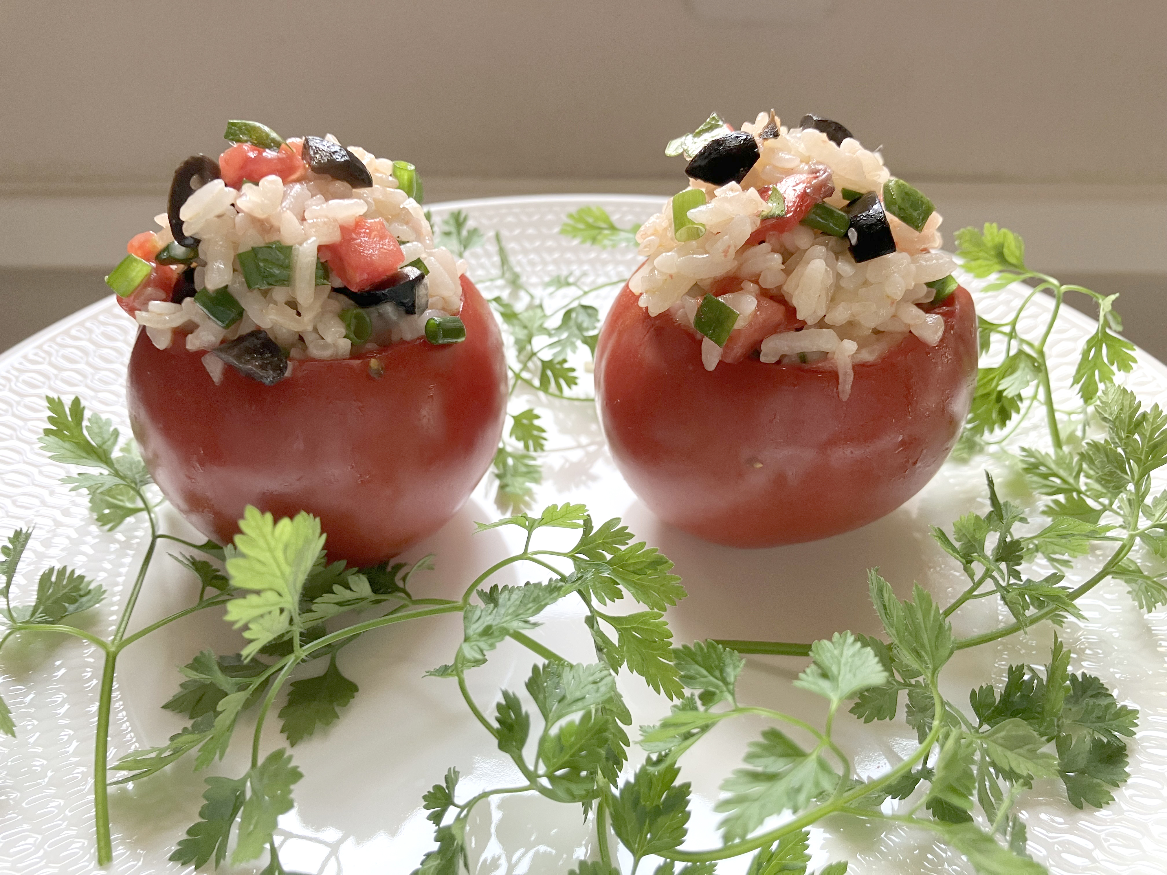 トマトカップのハーブライスサラダの画像