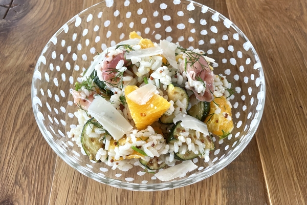 オレンジとディルのライスサラダの画像