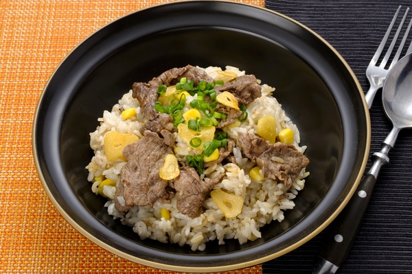 牛肉のガーリックライスの画像