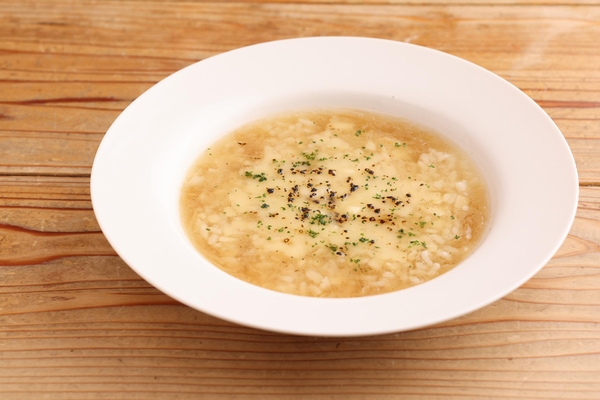 ヴィーガンチーズのオニオングラタンライススープの画像